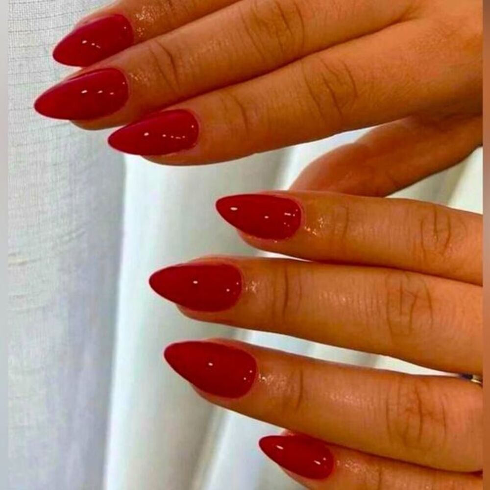 Valentine’s Day Sophisticated Elegant Red 24 Set Almond Shape Nails